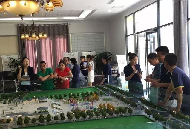 福利來啦！階州廣場很！熱！鬧！