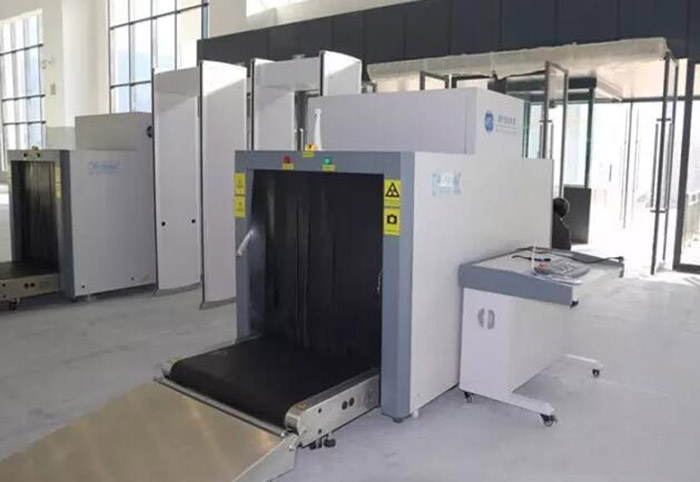 全國、省市政協(xié)委員體驗蘭渝鐵路、視察階州廣場