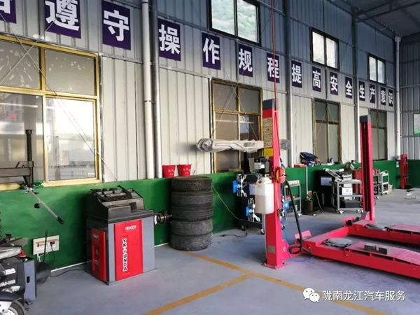 金錘鈑金，銀槍噴漆！龍江汽修值得信賴！