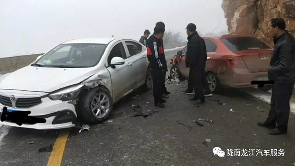 金錘鈑金，銀槍噴漆！龍江汽修值得信賴！