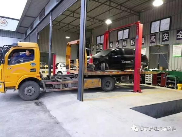 金錘鈑金，銀槍噴漆！龍江汽修值得信賴！