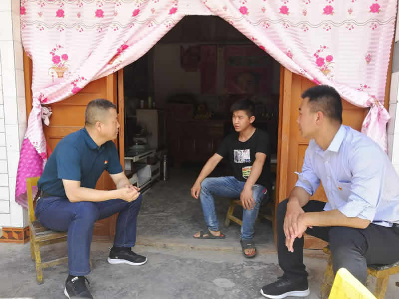 “感黨恩、憶黨史”，--市龍江城鄉(xiāng)發(fā)展集團(tuán)公司開(kāi)展慶祝建黨99周年主題黨日活動(dòng)